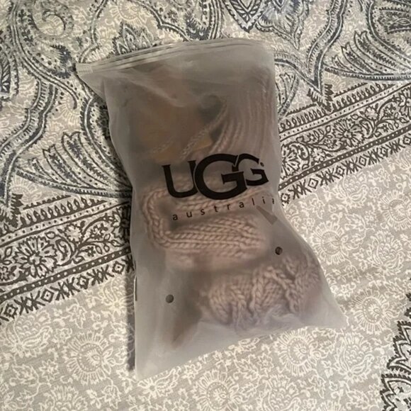 UGG Australia Mitten knitted Gloves Taupe Brown - Picture 4 of 4